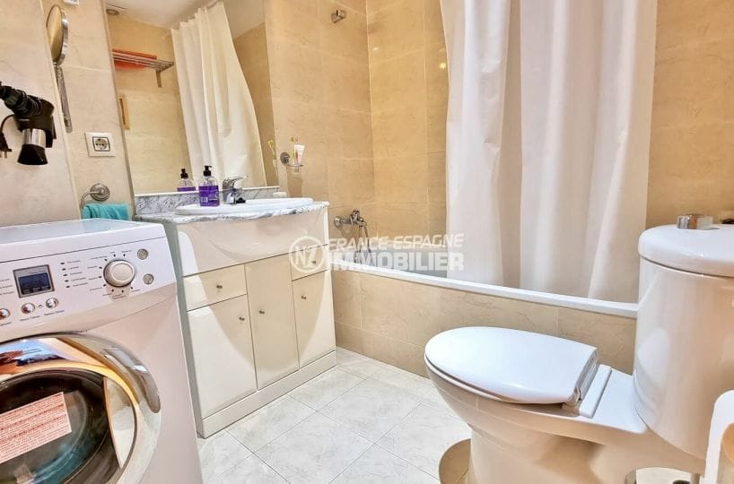 appartement rosas achat, 3 pièces 68 m², salle de bain avec baignoire et wc