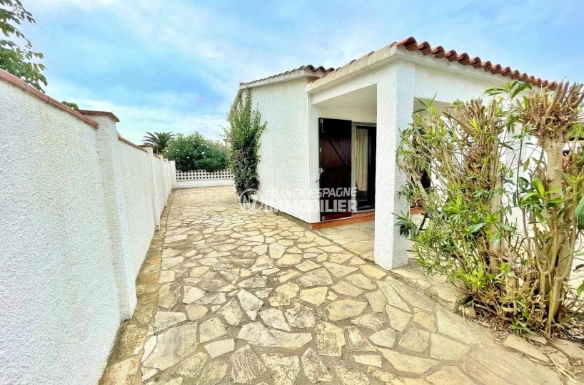 vente villa empuriabrava, 3 chambres sur terrain de 176 m² avec terrasse et barbecue