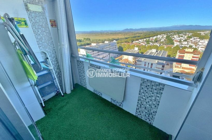 apartment empuriabrava, 1 room 24 m ², terrace view, beach to 100 m