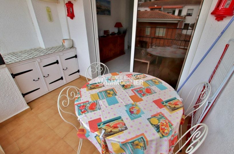 appartement a vendre costa brava, 2 chambres 68 m², terrasse avec salon de jardin, rangements
