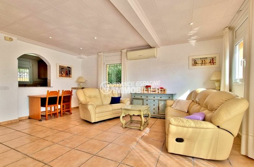 vente immobiliere rosas: villa 3 chambres 178 m², salon / séjour avec cuisine indépendante