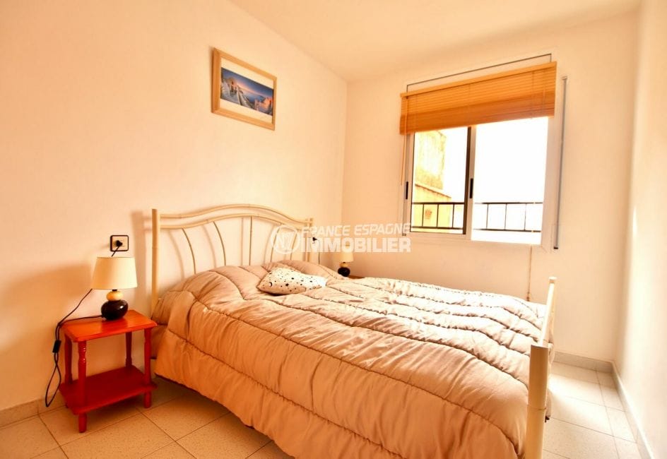 acheter appartement rosas, 3 pièces 68 m², 2° chambre, lit double, carrelage au sol