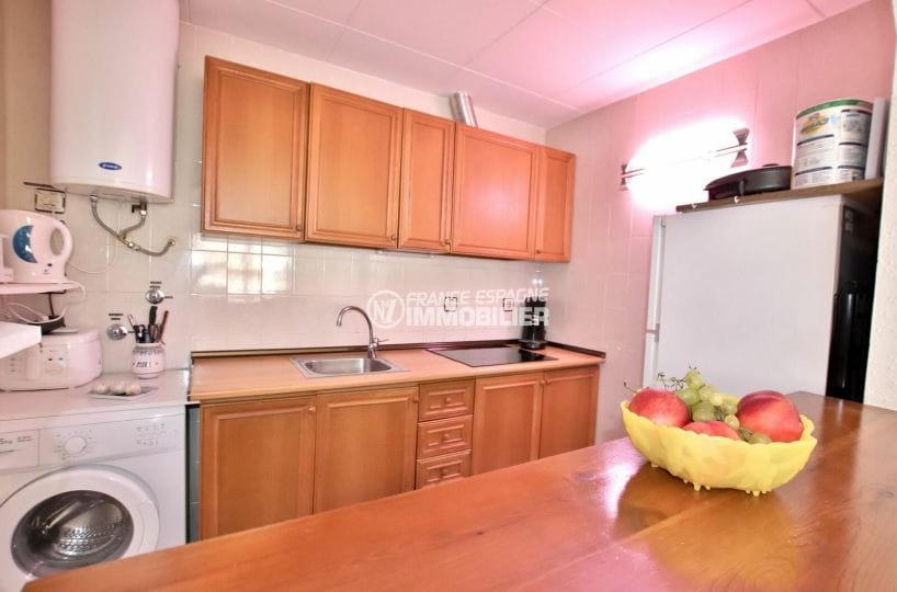 appartement à vendre à rosas espagne, 2 pièces 50 m², cuisine équipée de plaques, rangements, lave-linge