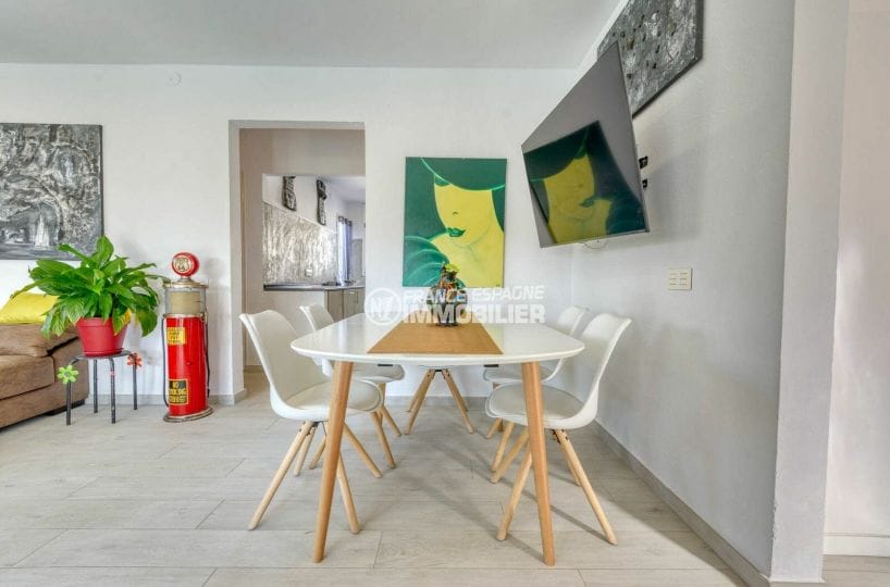 achat empuriabrava: villa 3 chambres 121 m², coin repas dans le séjour, cuisine ouverte