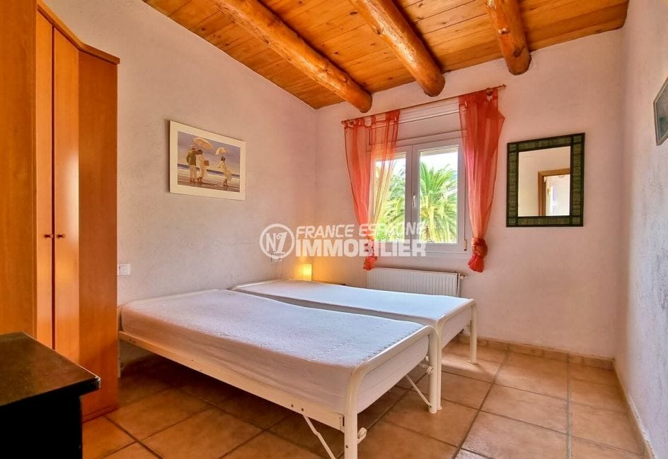 maison a vendre roses espagne, 3 chambres 178 m², chambre à coucher avec 2 lits simples