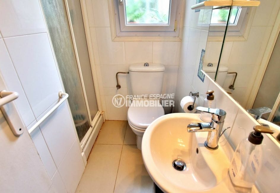 roses immobilier: appartement 4 pièces 91 m², 2° salle d'eau avec douche et wc