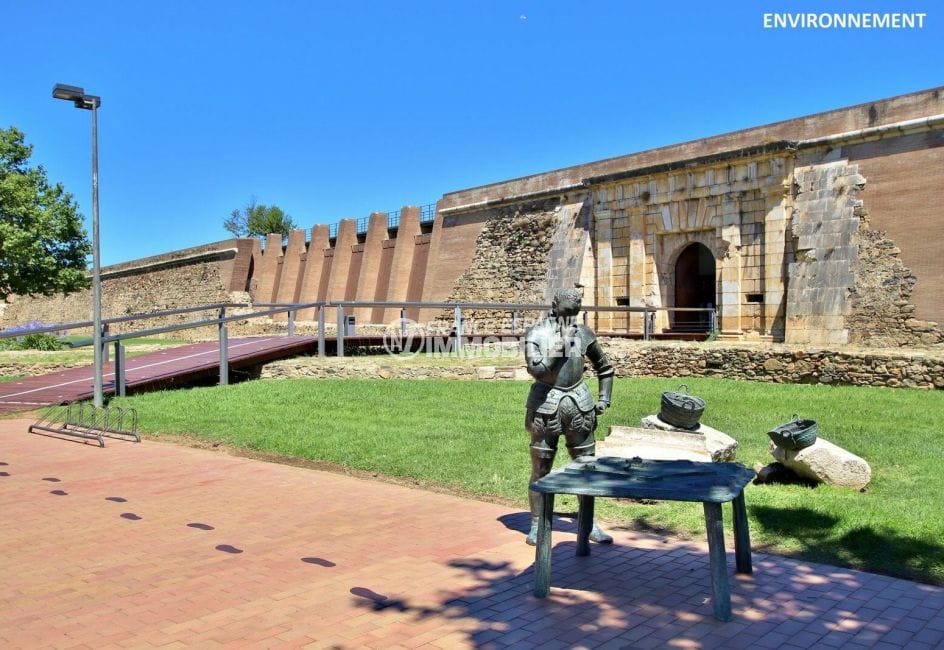 la ciutadella, vaste monument de plus de 10 siècles d'histoire ouvert au public