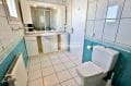 maison a vendre empuriabrava canaux, 5 chambres 180 m², salle d'eau avec wc, meuble sous la vasque