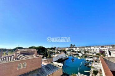 comprar en españa: villa de 3 dormitorios 72 m² con terraza solarium vista al puerto deportivo, orientación sur, playa 1200 m