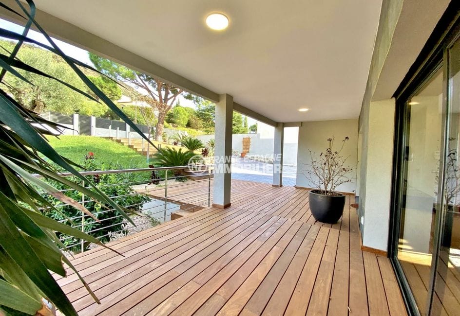 jumaros: villa 4 chambres 351 m², magnifique terrasse couverte, sol en lattes de bois traitées