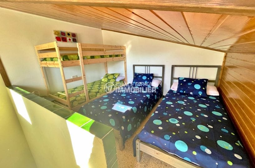 maison a vendre espagne bord de mer, 3 chambres 72 m², chambre à coucher avec lits superposés et un lit simple