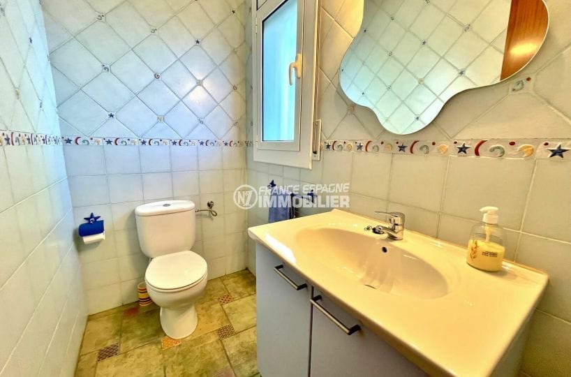 marina empuriabrava: villa 3 chambres 72 m², wc indépendant avec lavabo