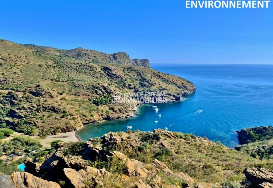 the bay of rosas shelters numerous creeks and small beaches to discover during coastal ballades