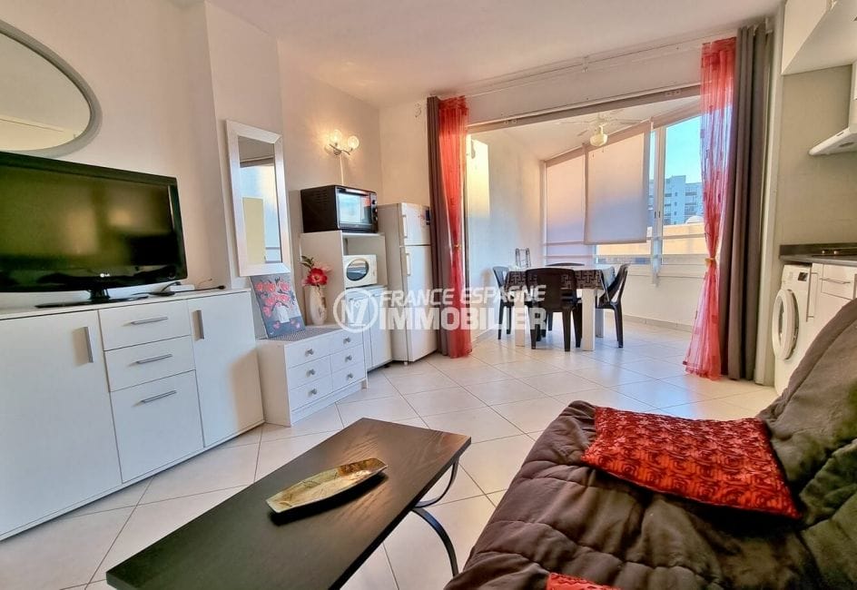vente appartement rosas, 1 chambre 36 m², salon lumineux avec soin salle à manger