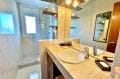 empuria immo: appartement 2 chambres 74 m², salle d'eau avec douche italienne