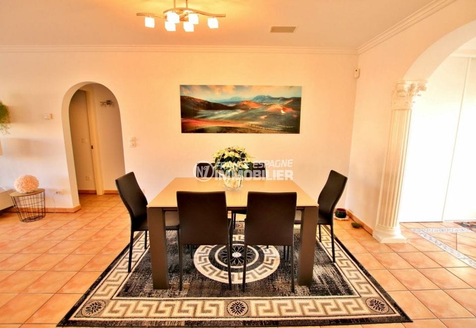 maison a vendre empuriabrava avec amarre, 3 chambres 180 m², espace salle à manger