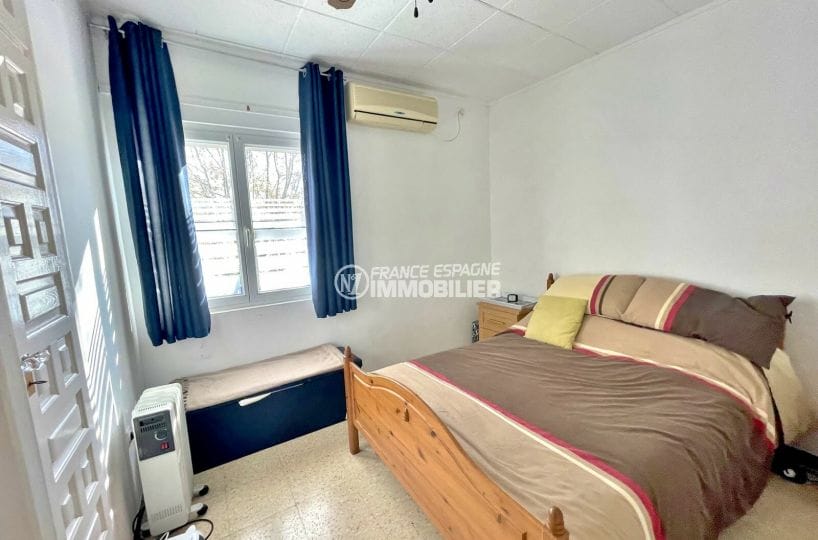 maison à vendre à empuriabrava, 3 chambres 95 m², chambre avec climatisation et ventilateur plafond