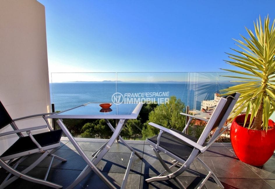 maison roses espagne, 2 chambres 203 m², jolie terrasse avec vue magnifique sur la mer