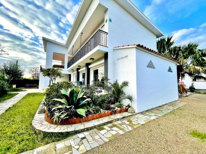 house for sale empuriabrava, 6 rooms 458 m², 2 terraces, beach 900m