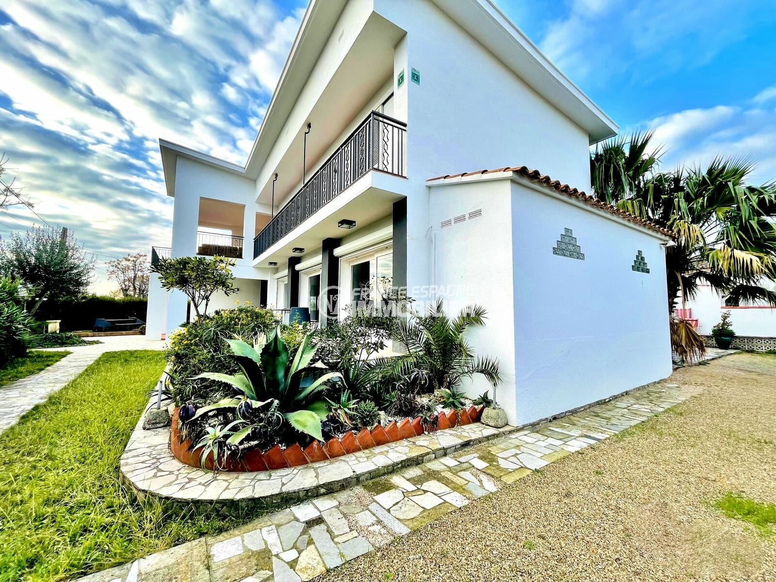 maison a vendre empuriabrava, 6 chambres 458 m², 2 terrasses, plage à 900m