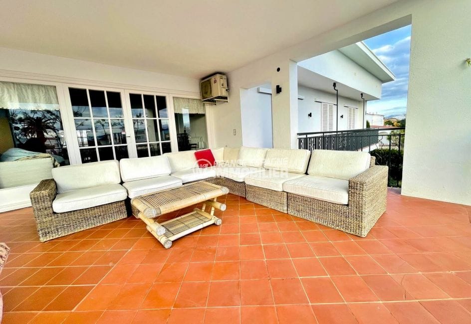 acheter maison empuriabrava, 6 chambres 458 m², terrasse couverte au 1er étage