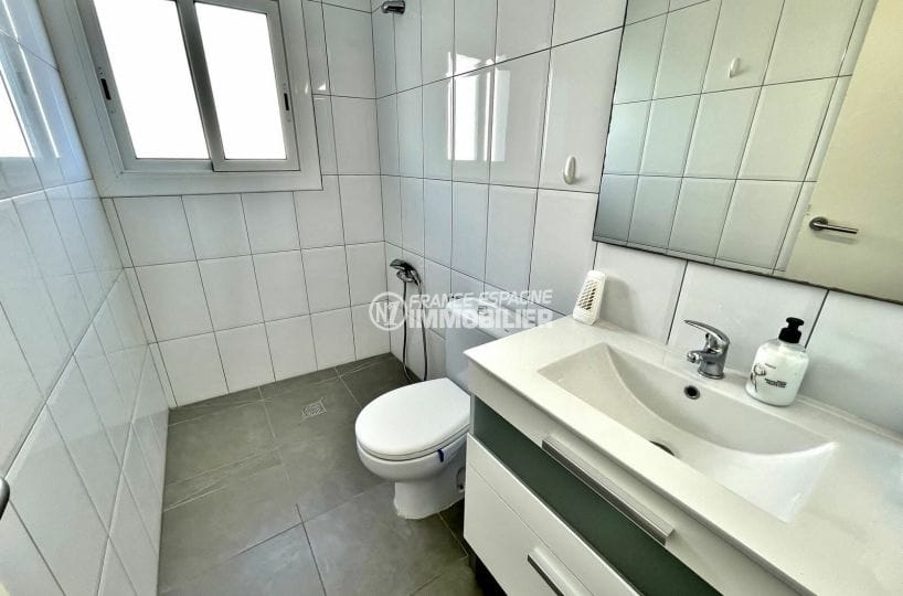 acheter un appartement a empuriabrava, 2 pièces 37 m2, salle d'eau avec douche italienne et wc