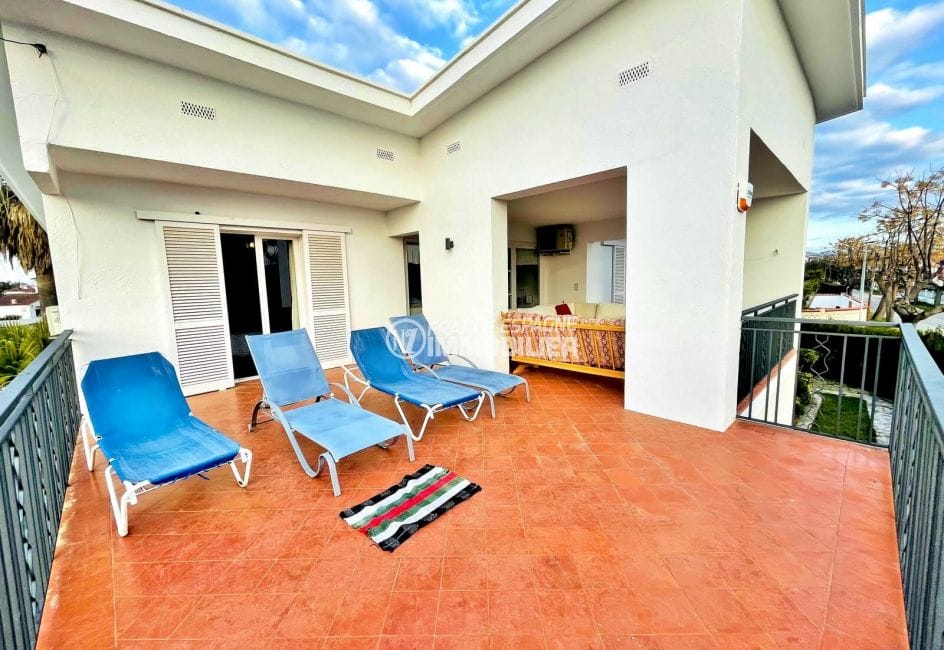 maison a vendre a empuriabrava, 6 chambres 458 m², terrasse solarium accès chambres