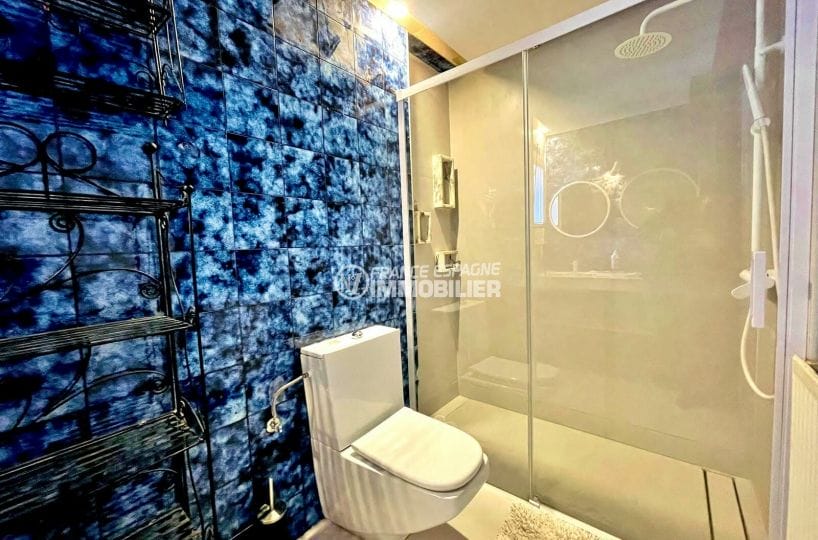 empuriabrava maison a vendre, 6 chambres 458 m², 3e salle d'eau avecwc et cabine douche italienne
