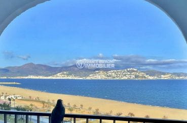 apartment for sale empuriabrava, 2 rooms 43 sqm, terrace sea view and roses