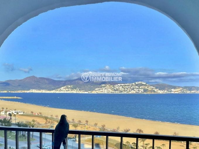 apartment for sale empuriabrava, 2 rooms 43 sqm, terrace sea view and roses