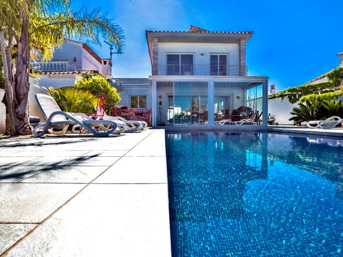 maison a vendre empuria brava, 4 chambres 210 m², moderne avec piscine privée