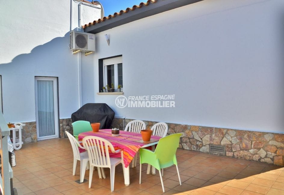 vente maison empuriabrava, 3 chambres 184 m², terrasse avec pergola