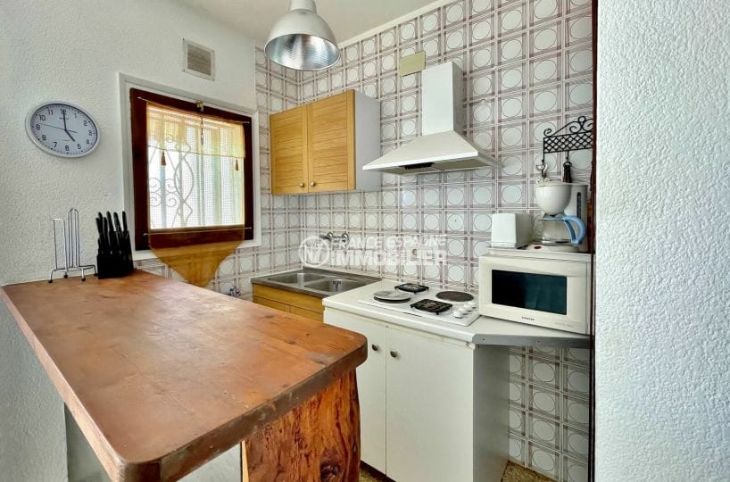 maison a vendre a empuriabrava, 2 chambres 61 m2, cuisine avec plaques, hotte et bar