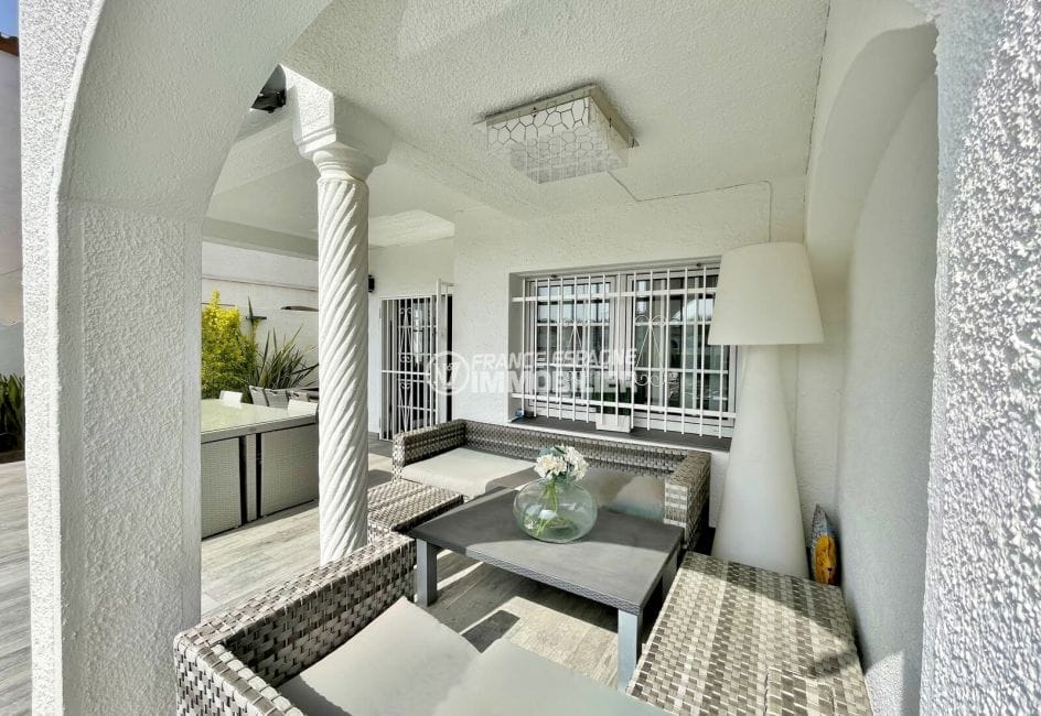 acheter maison empuriabrava, 3 chambres 150 m², terrasse d'angle couverte