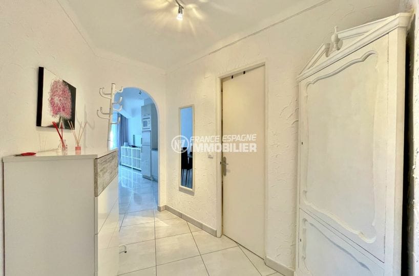 appartement empuriabrava vente, 2 pièces 43 m², hall d'entrée murs blancs