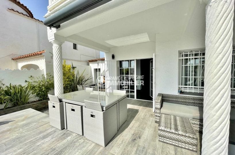 maison a vendre espagne, 3 chambres 150 m², terrasse avec store banne