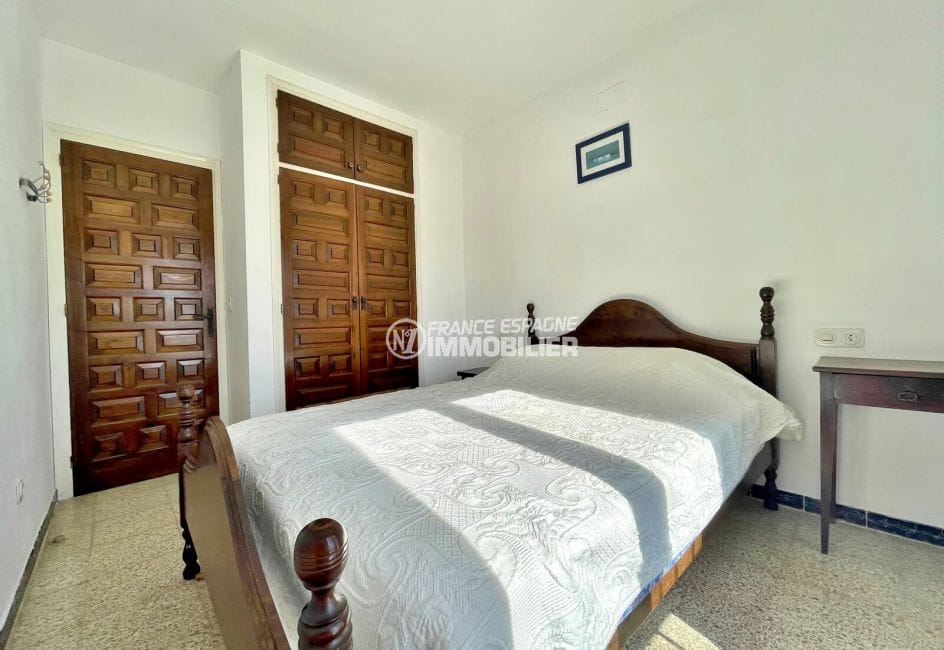 vente empuriabrava: villa 2 chambres 61 m2, chambre à coucher avec armoire / penderie encastrée