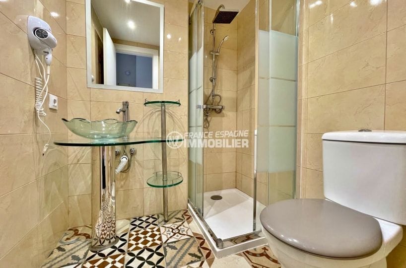 appartement empuriabrava vente, 1 pièce 24 m², salle d'eau avec cabine de douche