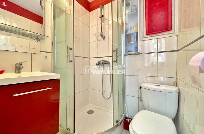 empuriabrava appartement à vendre, 2 chambres 44 m², salle d'eau avec cabine de douche