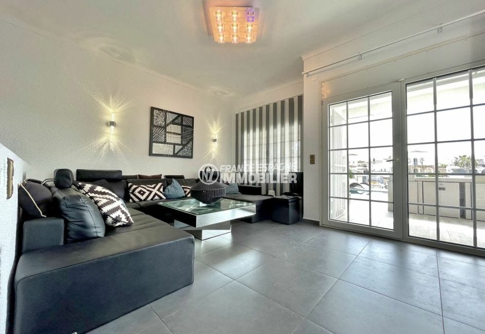 maison a vendre empuriabrava avec amarre, 3 chambres 150 m², spacieux salon