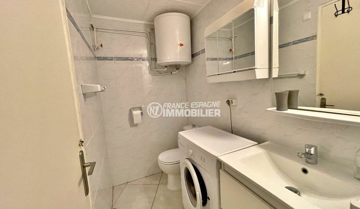 empuriabrava appartement à vendre, 2 pièces 43 m², salle de bain avec machine à laver