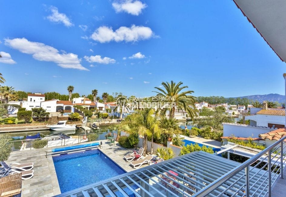 maison a vendre espagne bord de mer, 4 chambres 210 m², terrasse à létage vue canal et piscine