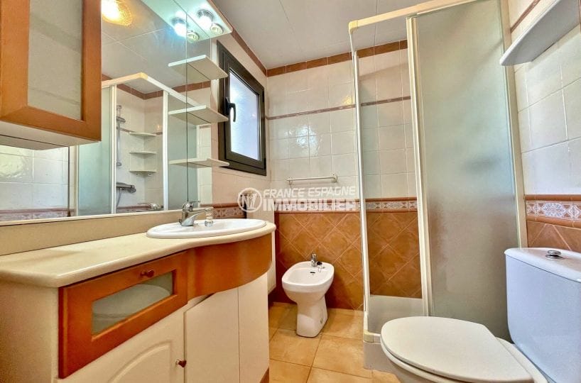 villa a vendre empuriabrava, 3 chambres 107 m², salle de bain avec cabine de douche