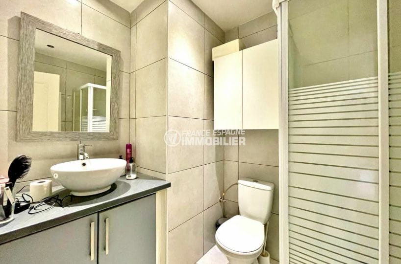 appartement rosas vente, 3 chambres 96 m², salle d'eau avec cabine de douche