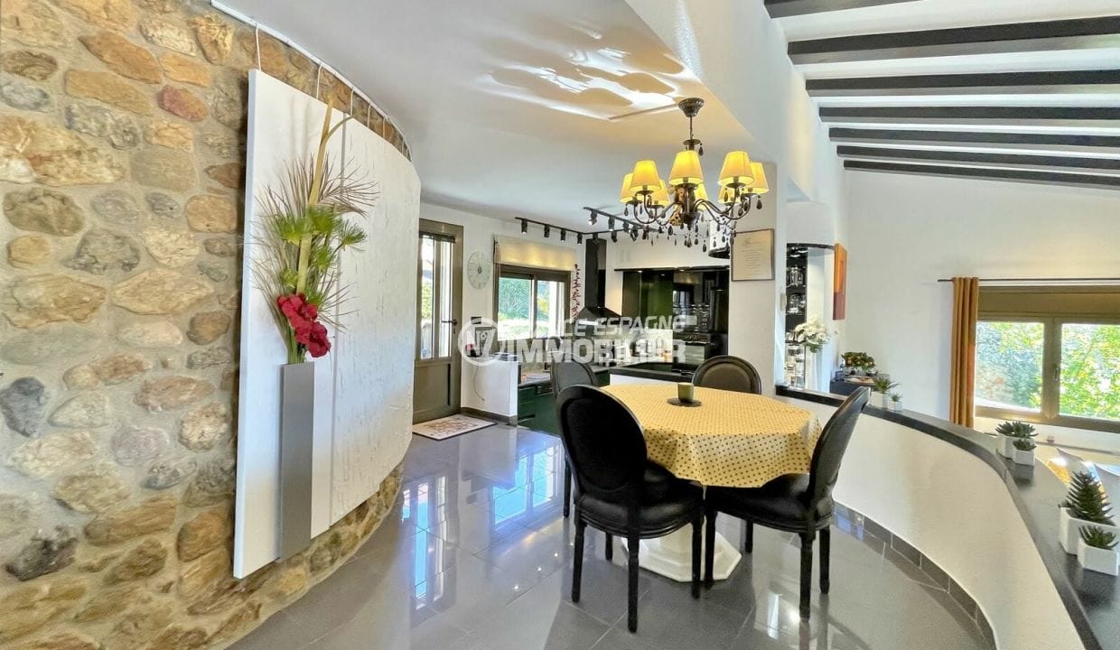 sale house roses spain, 4 bedrooms 325 m2, second dining area in elevation