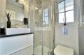 a vendre empuriabrava: villa 3 chambres 150 m², salle d'eau avec cabine de douche