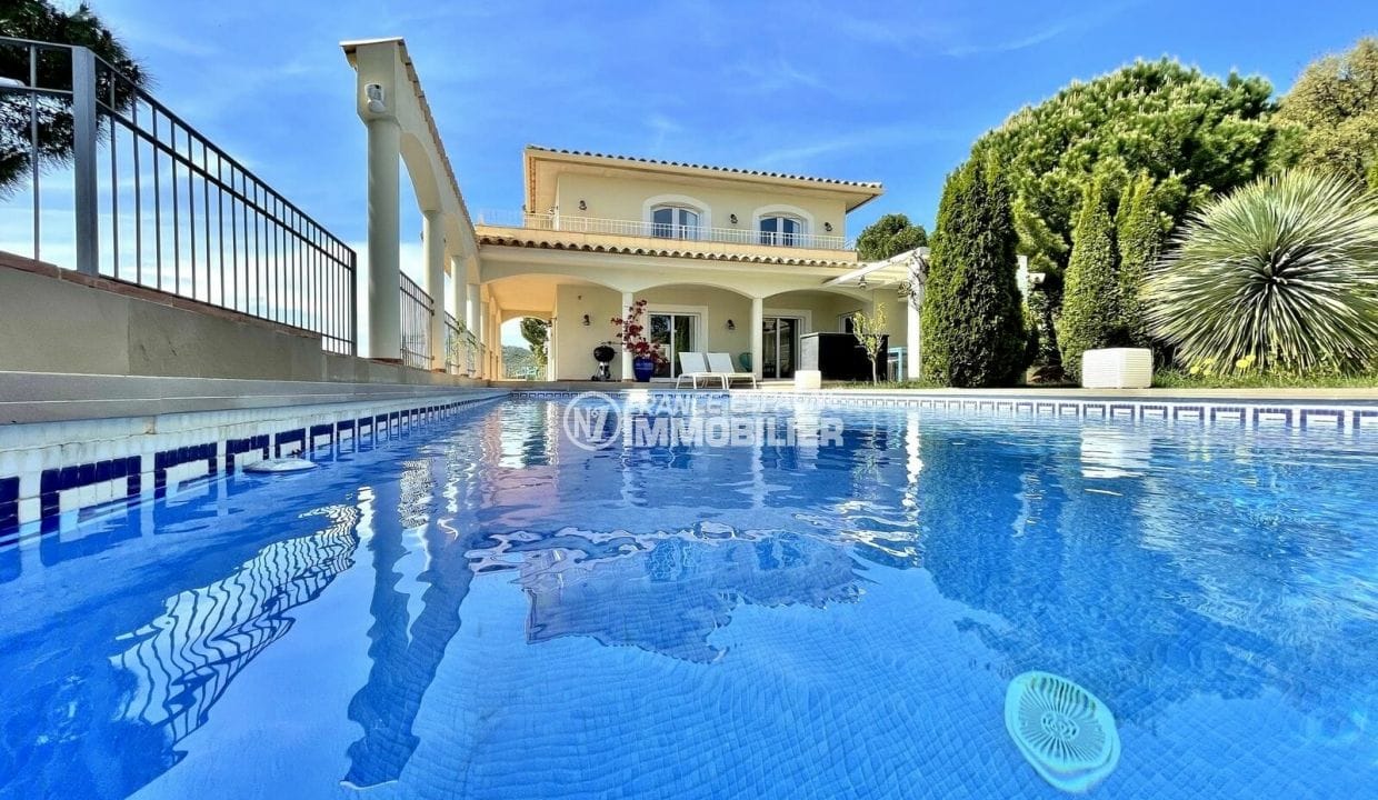 maison a vendre espagne, 5 chambres 368 m², grande piscine et jardin