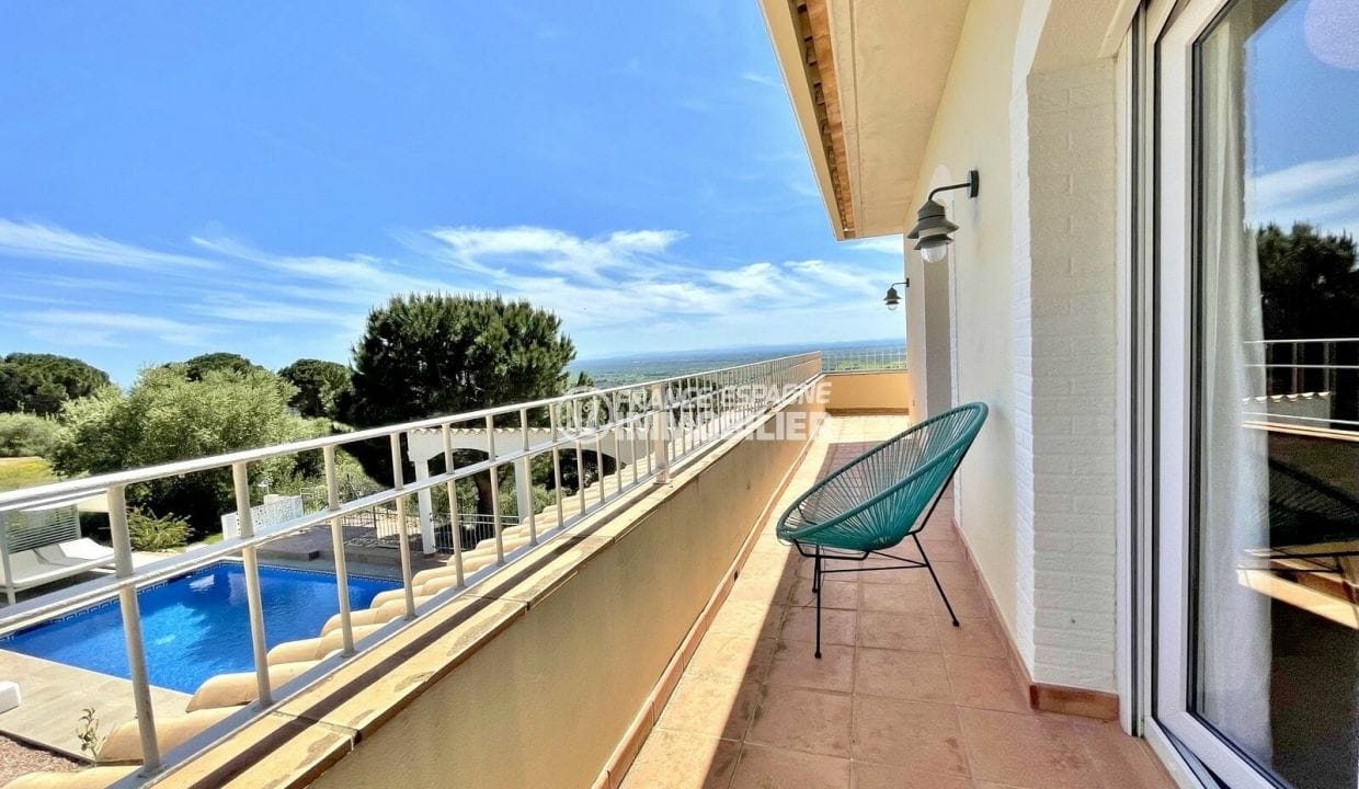 Villa En venda Rosas Spain, 5 habitacions 368 m², terrassa de dalt