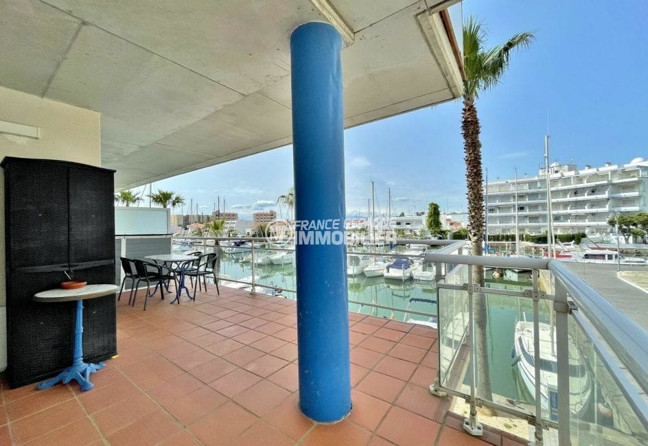 venda apartament roses, 2 habitacions 67 m², gran terrassa amb vistes al port esportiu