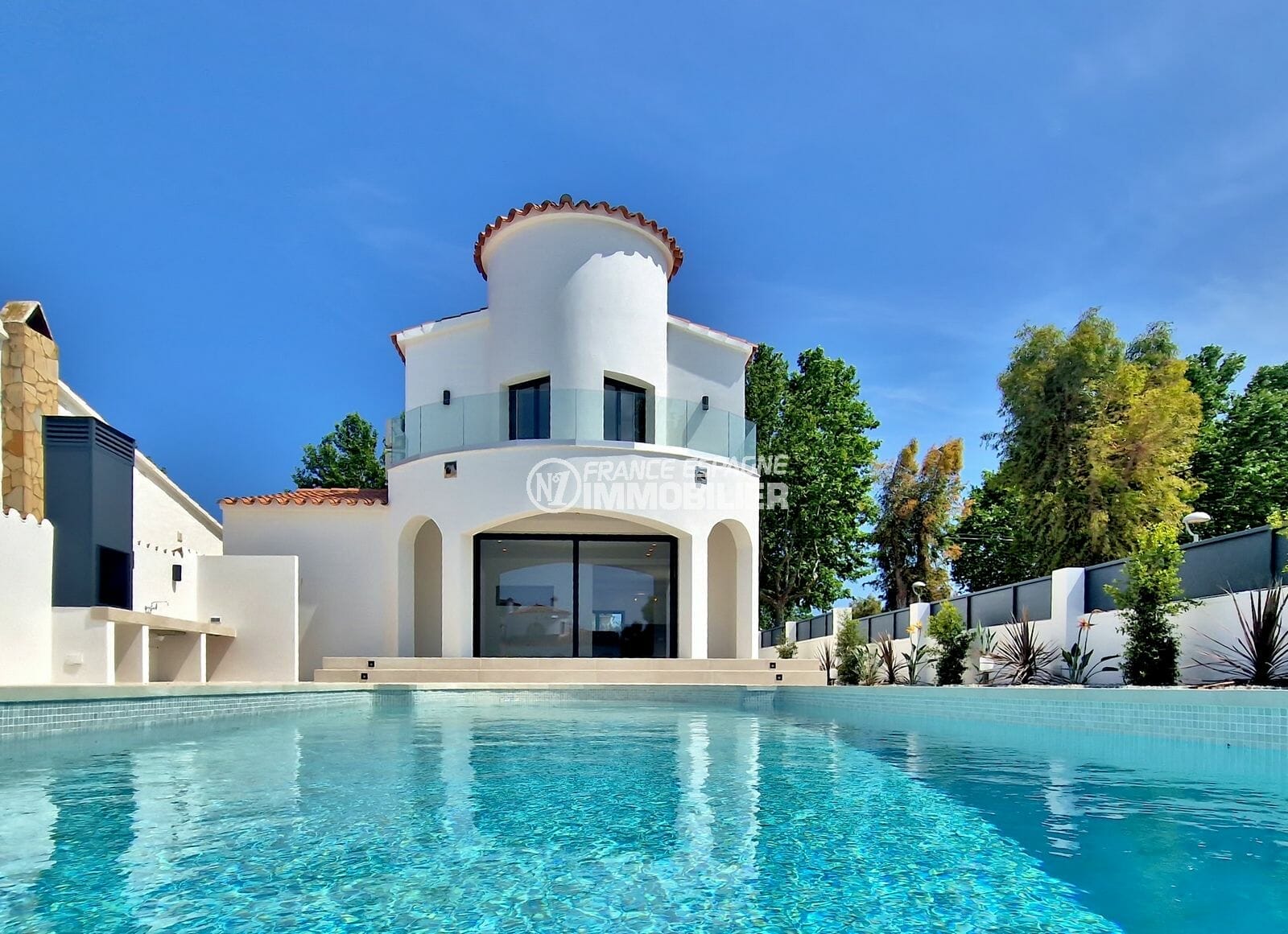 Empuriabrava – villa moderne avec amarre 12.5m, piscine, garage